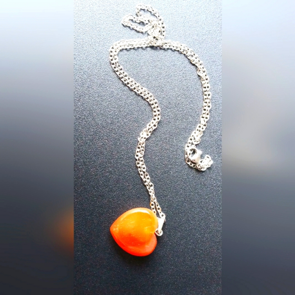 Carnelian crystal heat necklace